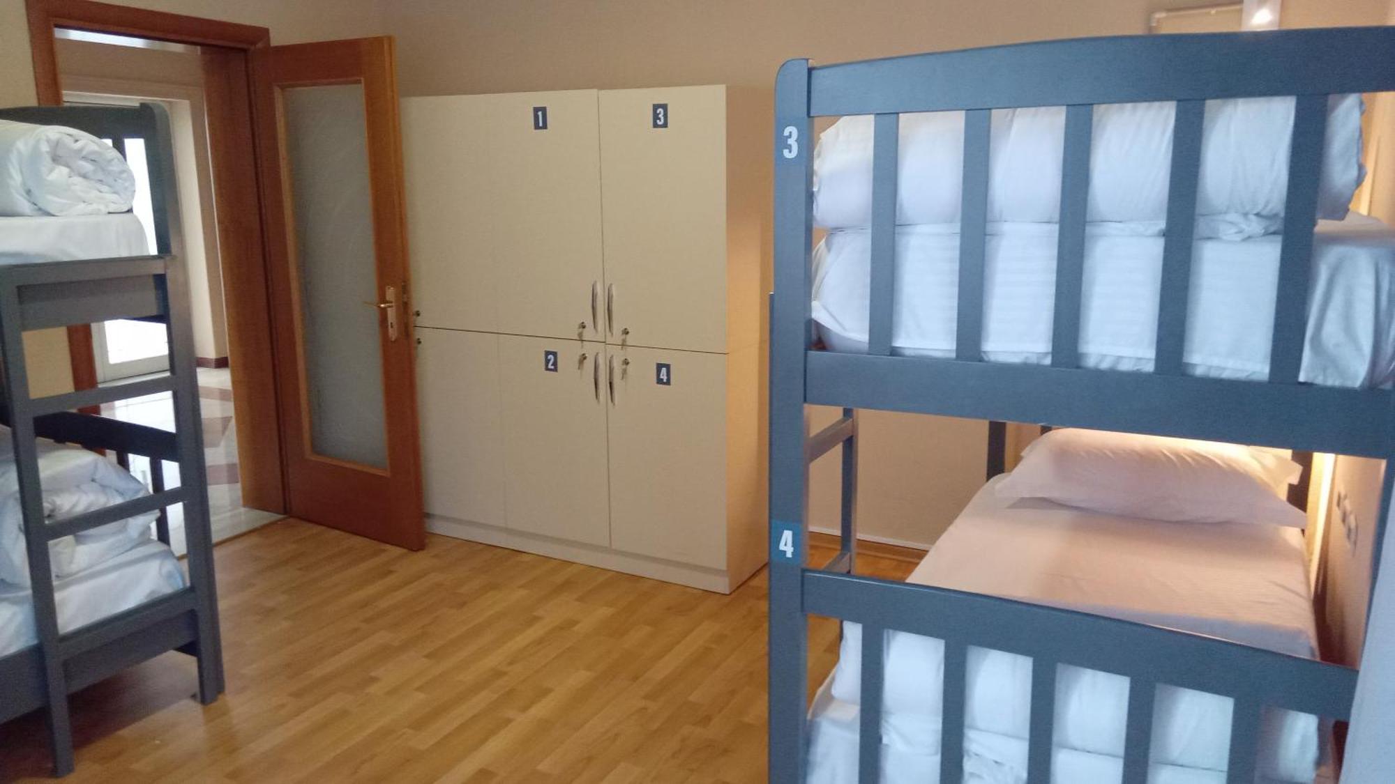 Mandarine Hostel Tirana Buitenkant foto