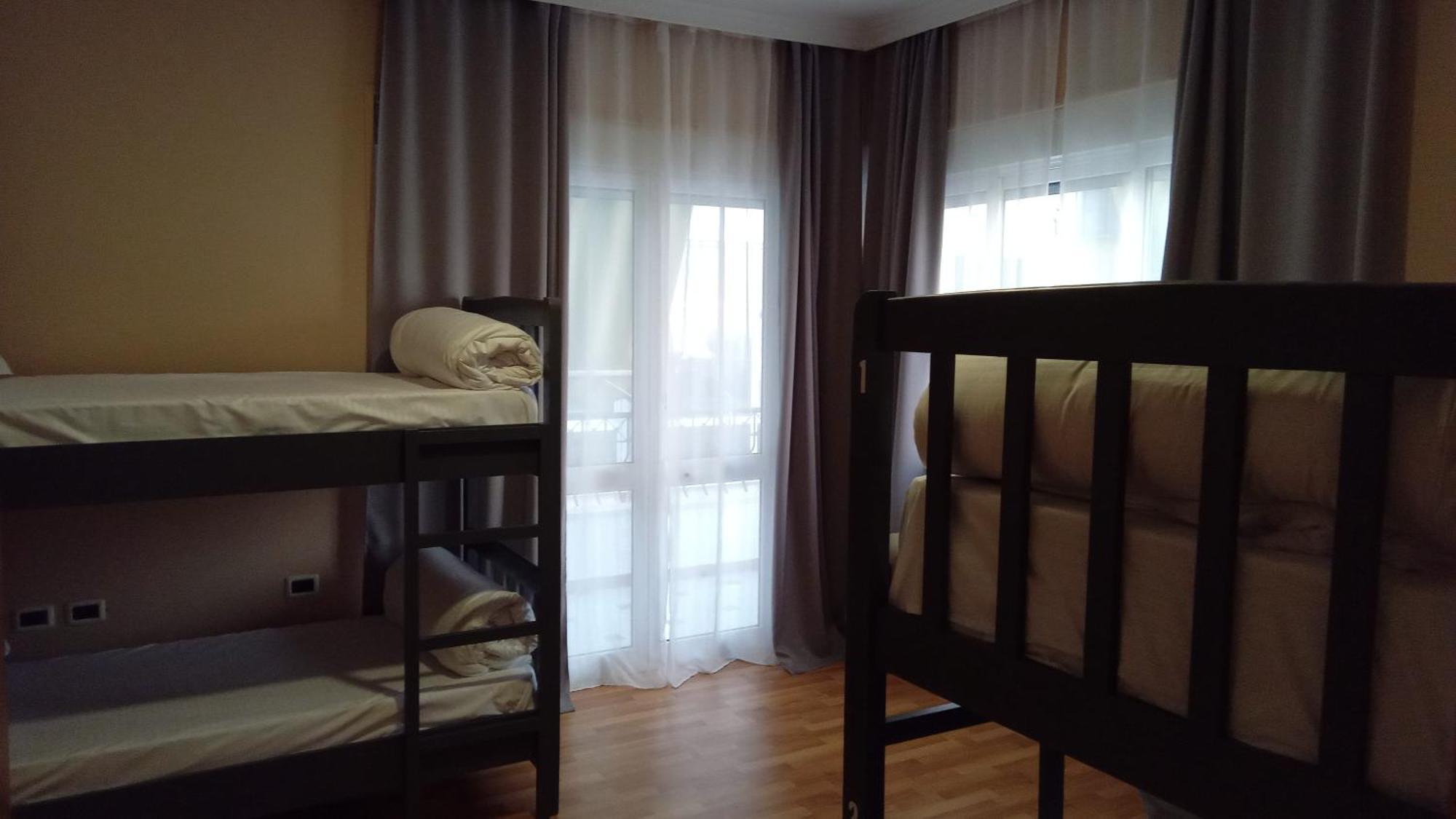 Mandarine Hostel Tirana Buitenkant foto